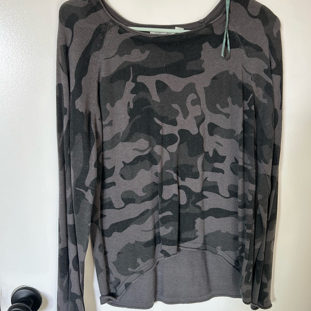 RD Style Women’s Long-Sleeve Camo Top - Gray & Black